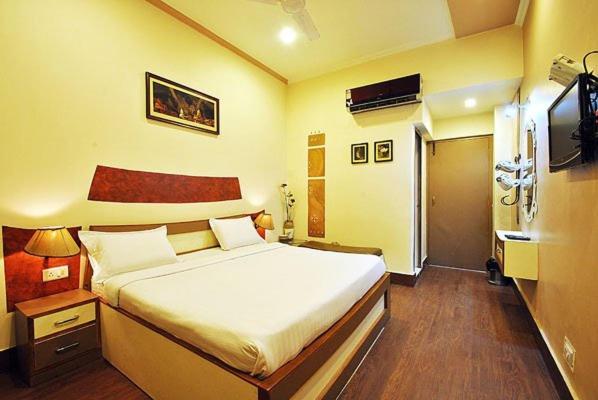 ורנאסי Hotel Vishwanath מראה חיצוני תמונה