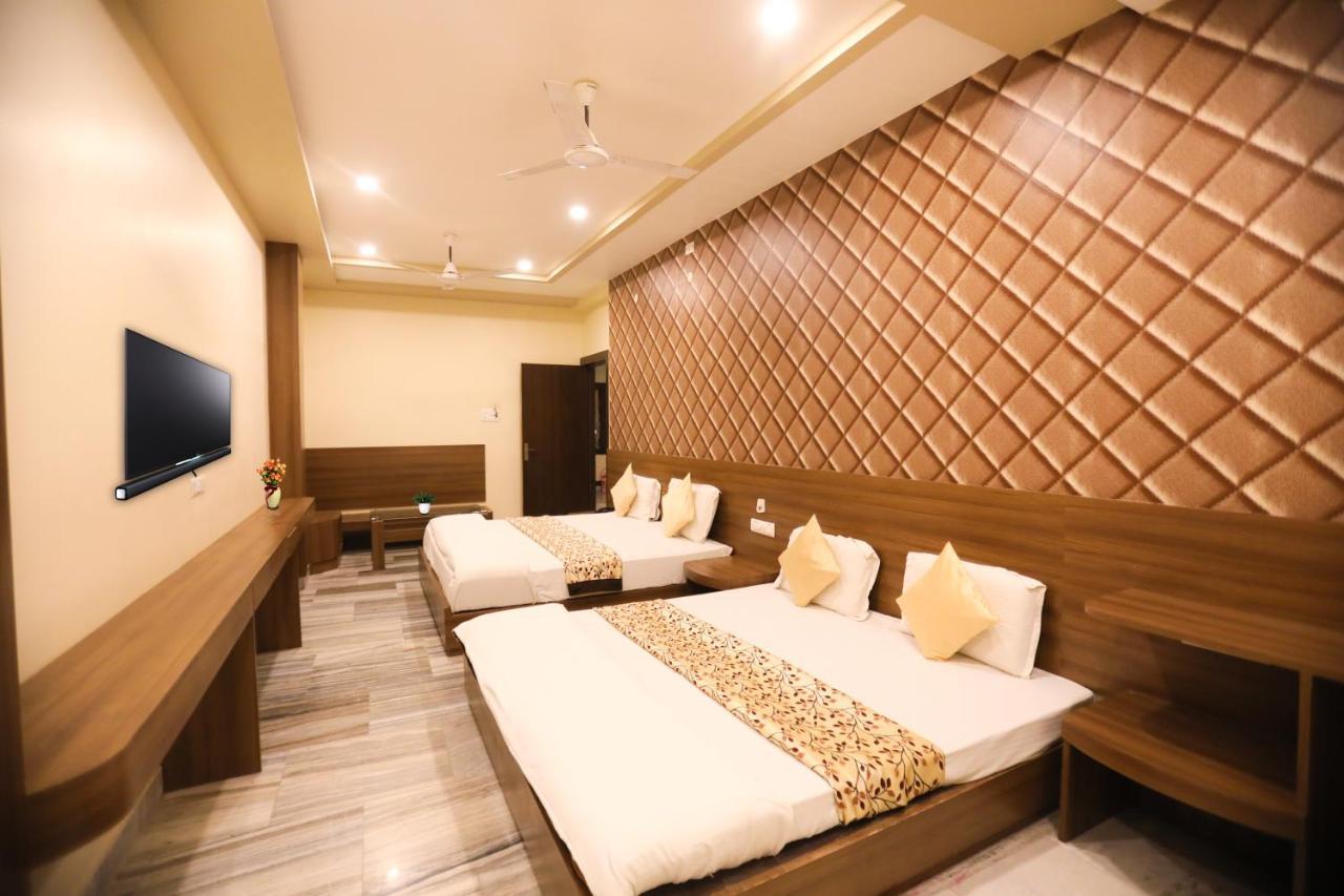 ורנאסי Hotel Vishwanath מראה חיצוני תמונה