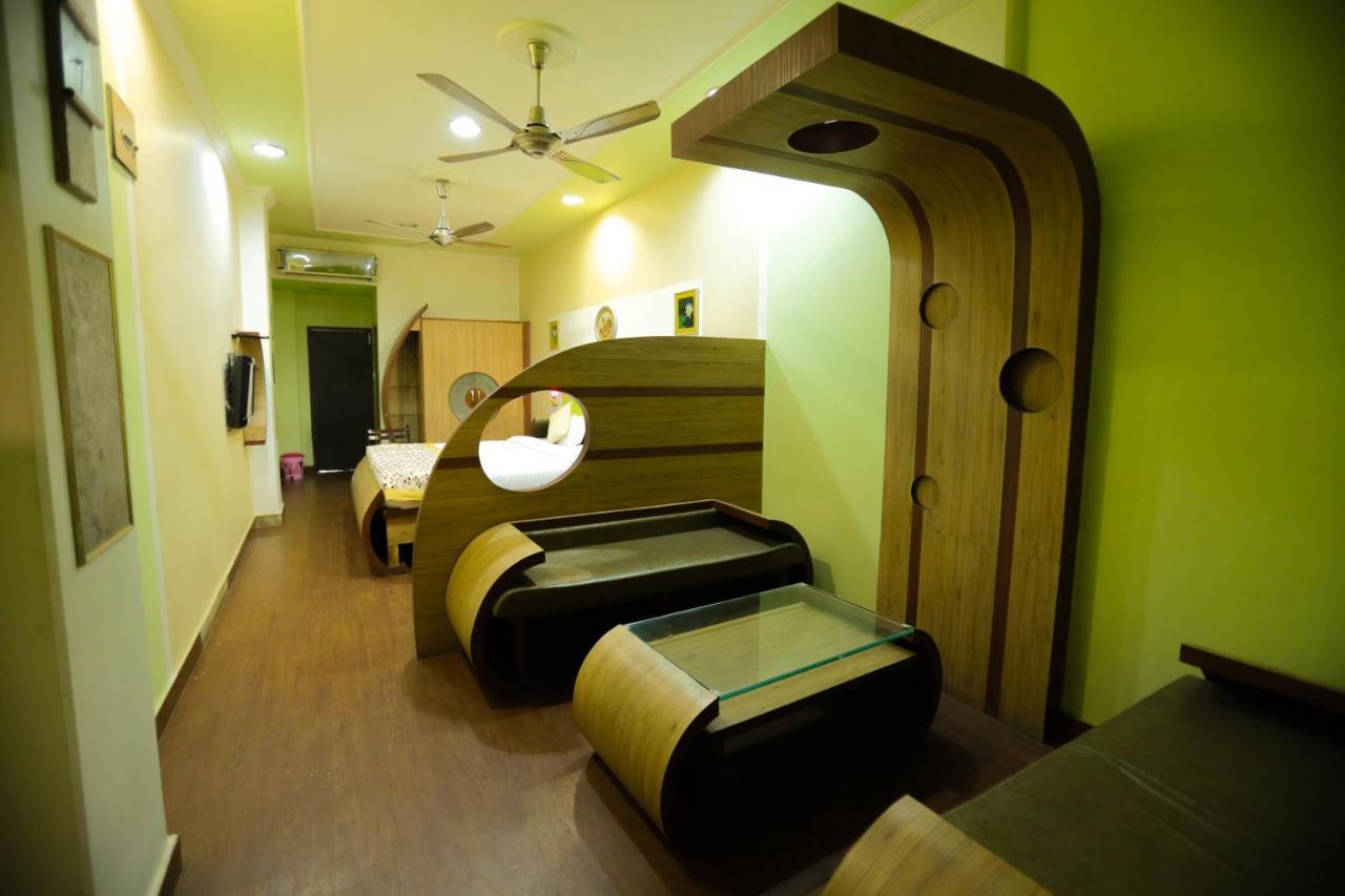 ורנאסי Hotel Vishwanath מראה חיצוני תמונה
