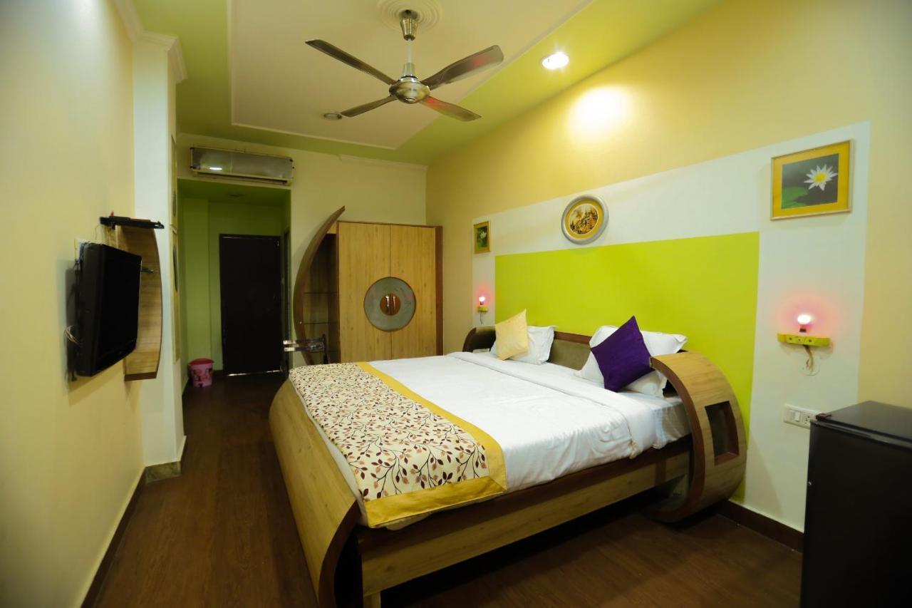 ורנאסי Hotel Vishwanath מראה חיצוני תמונה