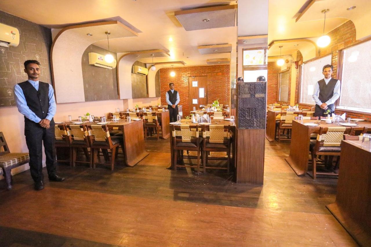 ורנאסי Hotel Vishwanath מראה חיצוני תמונה