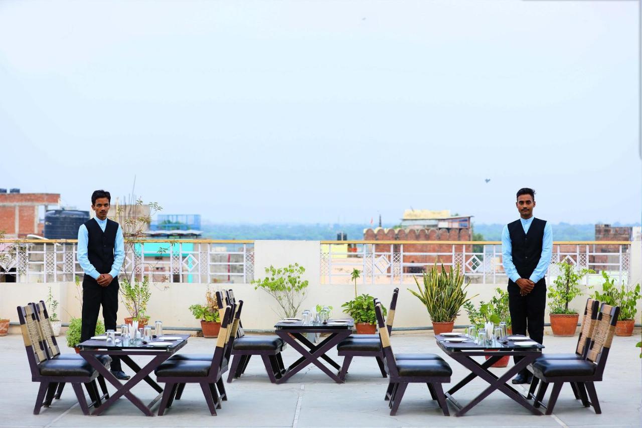 ורנאסי Hotel Vishwanath מראה חיצוני תמונה