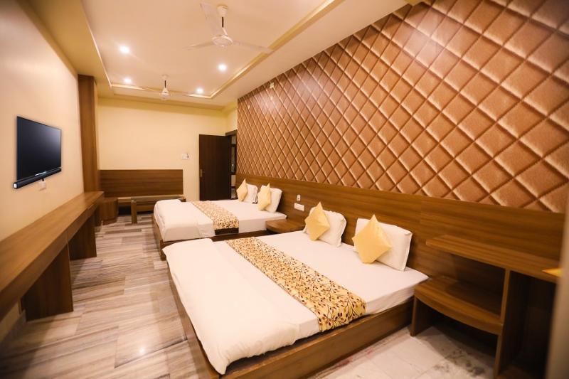 ורנאסי Hotel Vishwanath מראה חיצוני תמונה